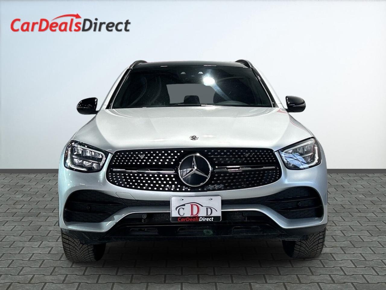 2020 Mercedes-Benz GLC300 AMG Pkg 4Matic / Clean Carfax / NAV / Leather / Su Photo