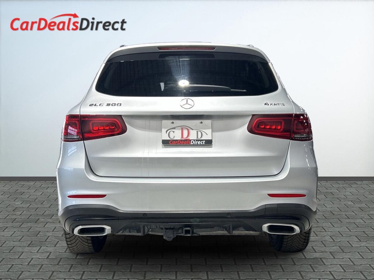 2020 Mercedes-Benz GLC300 AMG Pkg 4Matic / Clean Carfax / NAV / Leather / Su Photo