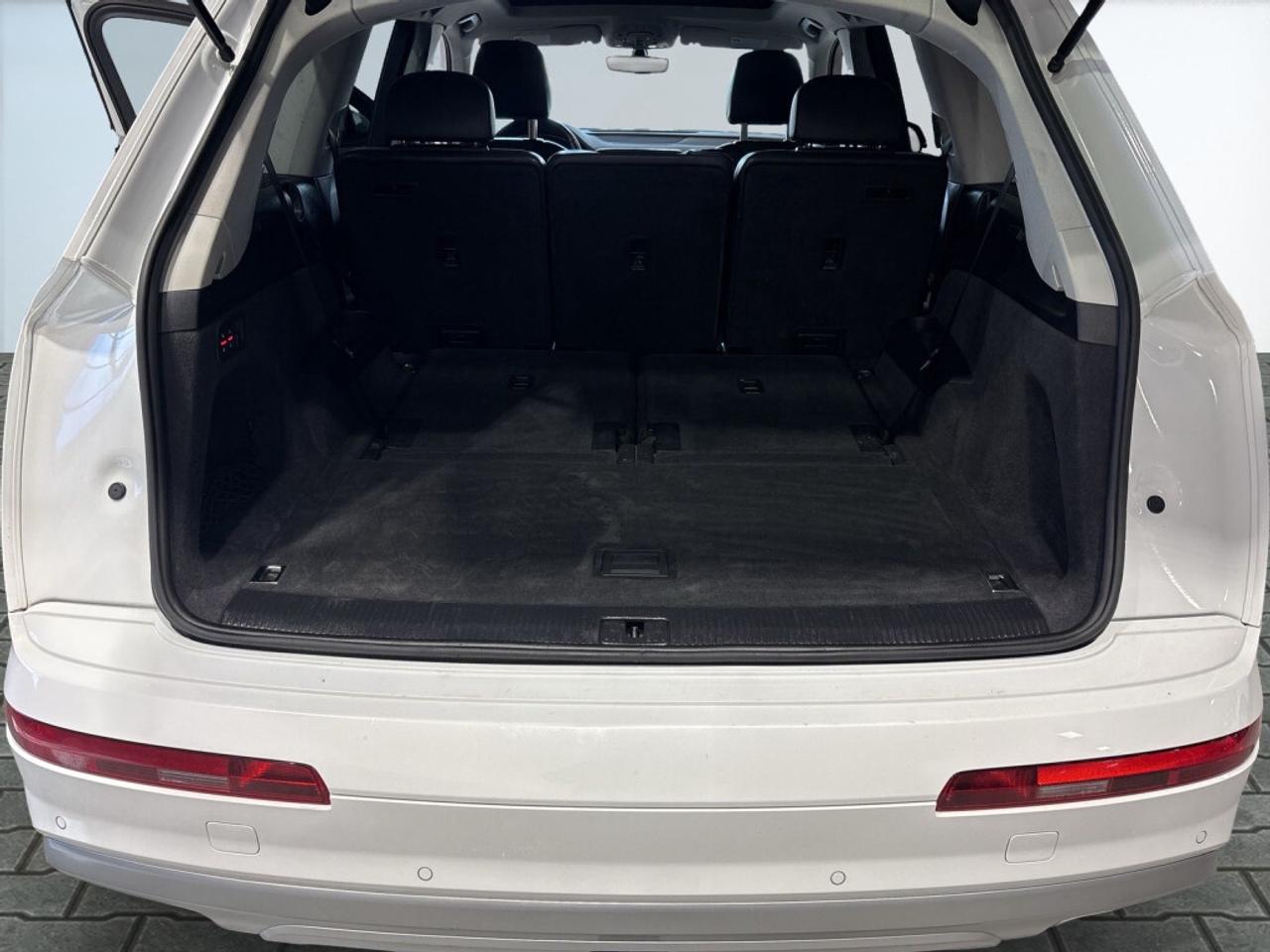 2019 Audi Q7 45 TFSI quattro / 7 Seater / NAV / Leather / Sunro Photo