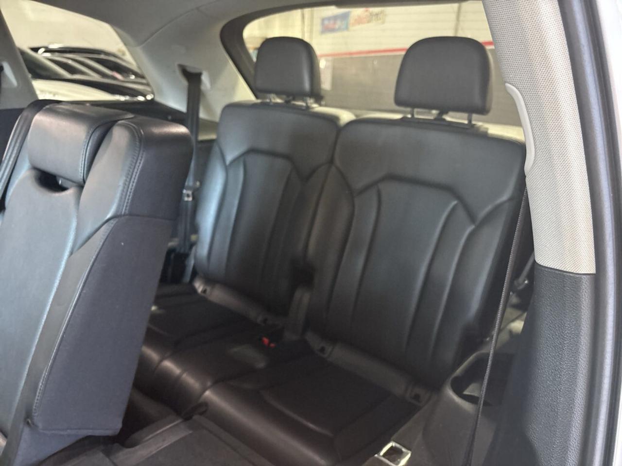 2019 Audi Q7 45 TFSI quattro / 7 Seater / NAV / Leather / Sunro Photo