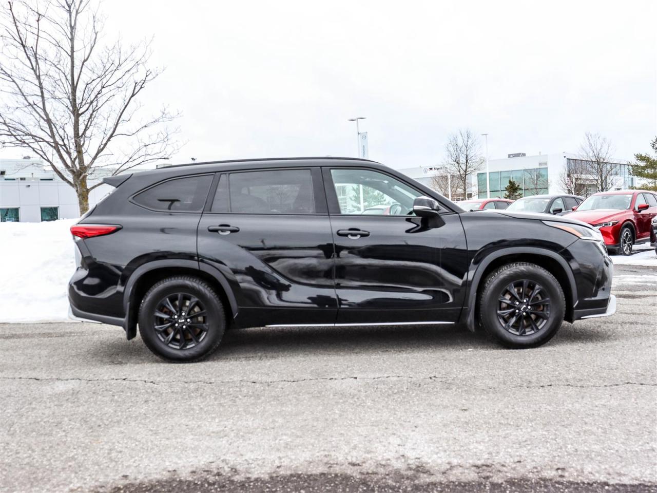 2021 Toyota Highlander XSE 4dr All-Wheel Drive Photo2
