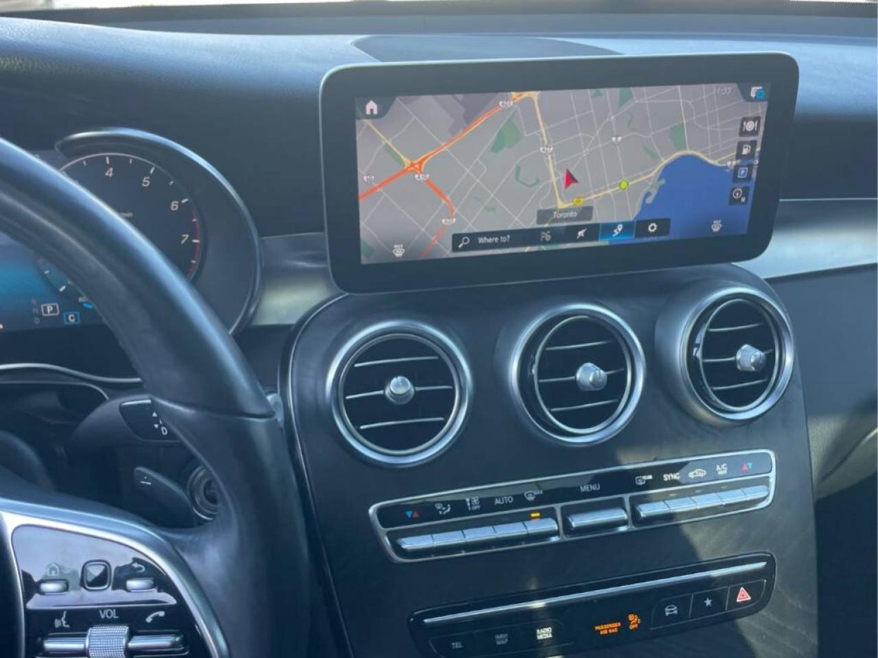 2020 Mercedes-Benz GLC300 AMG Pkg GLC 300  4MATIC/Clean carfax Photo