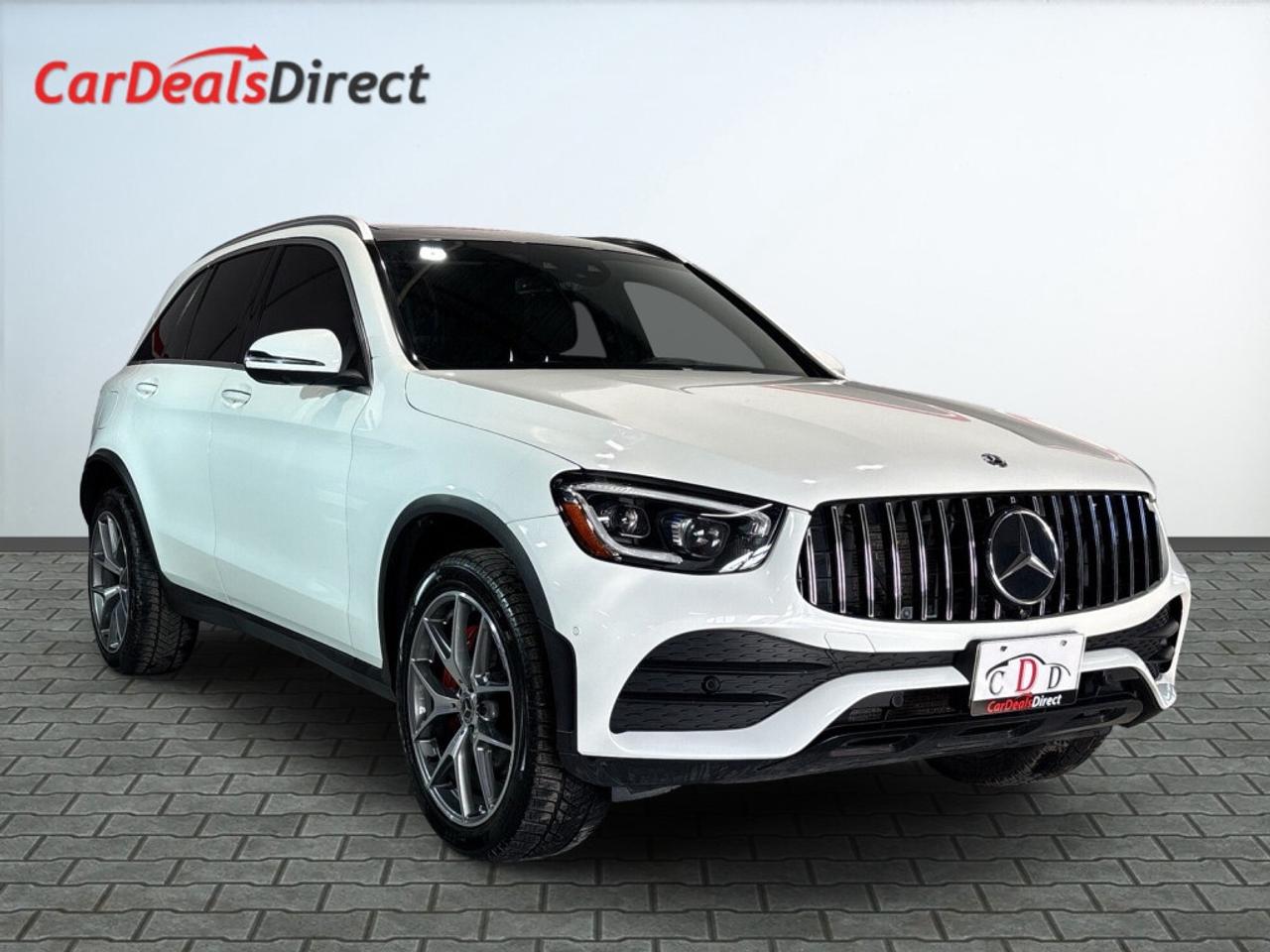 2020 Mercedes-Benz GLC300 4MATIC AMG Pkg /Clean Carfax / Sunroof / Leather / Photo0