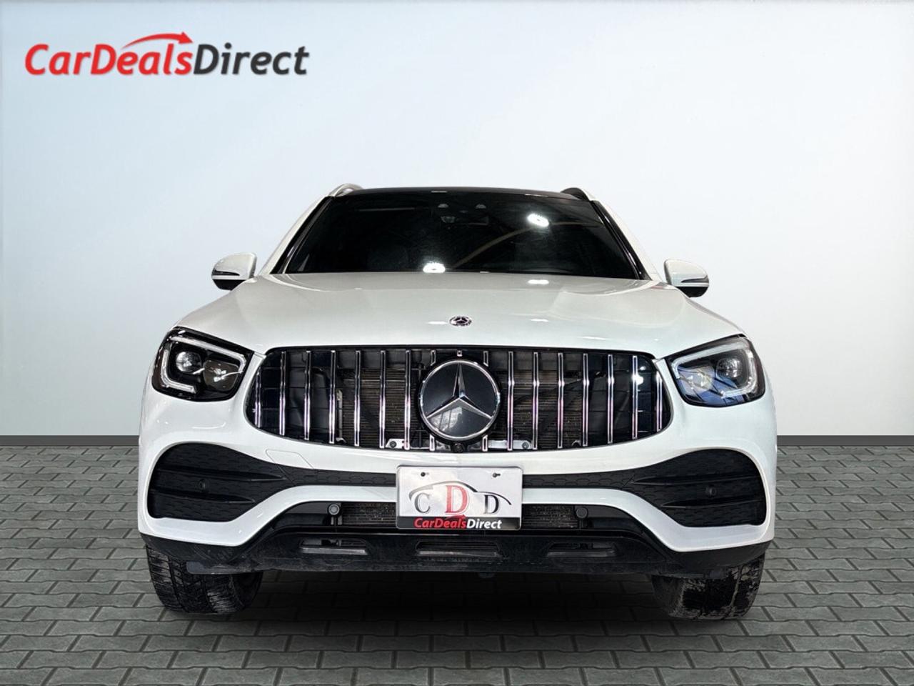 2020 Mercedes-Benz GLC300 4MATIC AMG Pkg /Clean Carfax / Sunroof / Leather / Photo