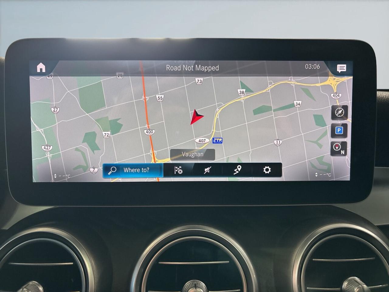 2020 Mercedes-Benz GLC300 4MATIC AMG Pkg /Clean Carfax / Sunroof / Leather / Photo