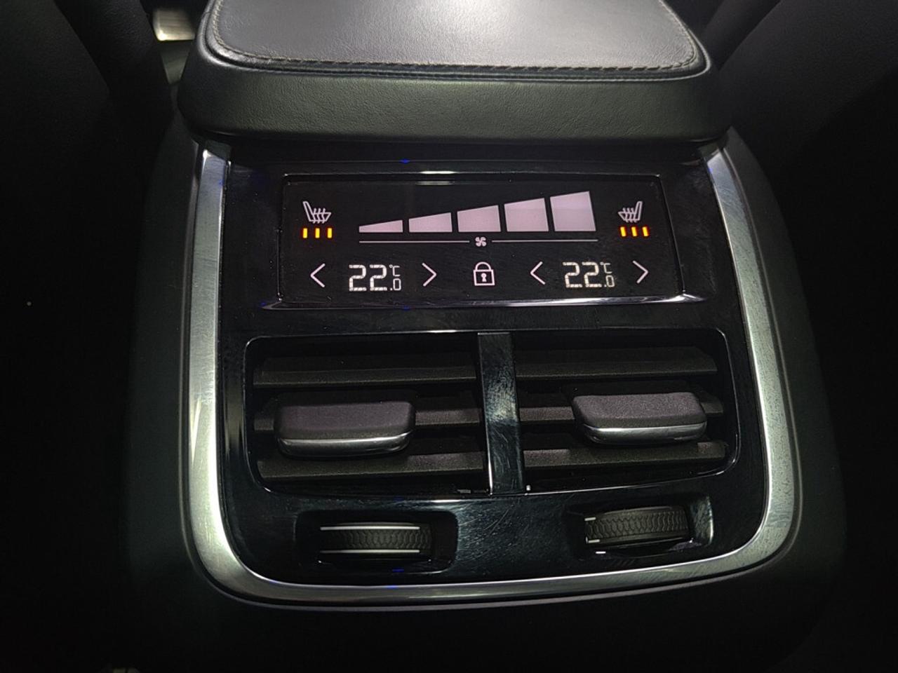 2019 Volvo XC90 T6 AWD Inscription / 7 Seater / NAV / Sunroof / Le Photo