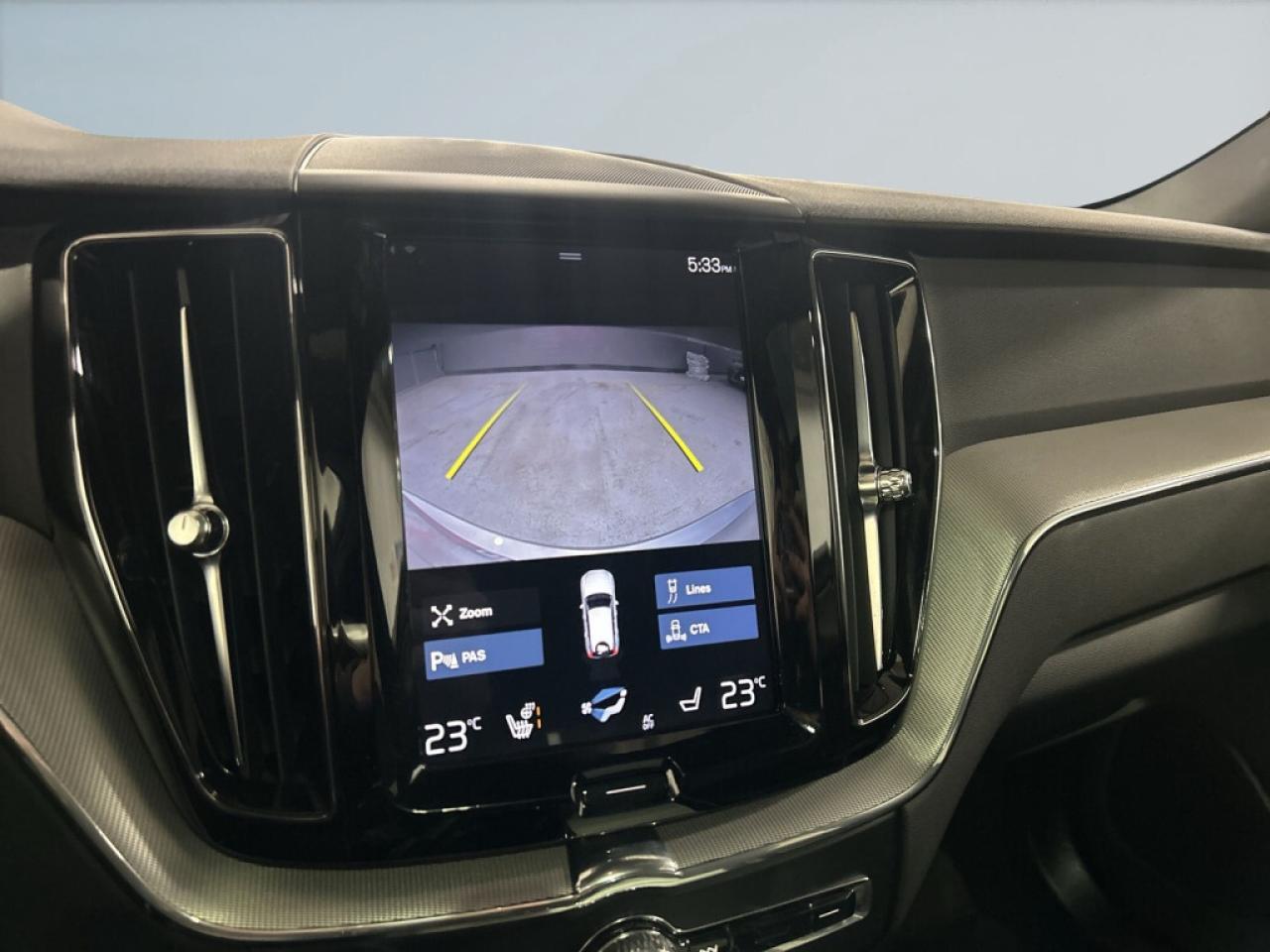 2020 Volvo XC60 T6  R-Design AWD/NAVI/Leather/Sunroof/Drive Assist Photo