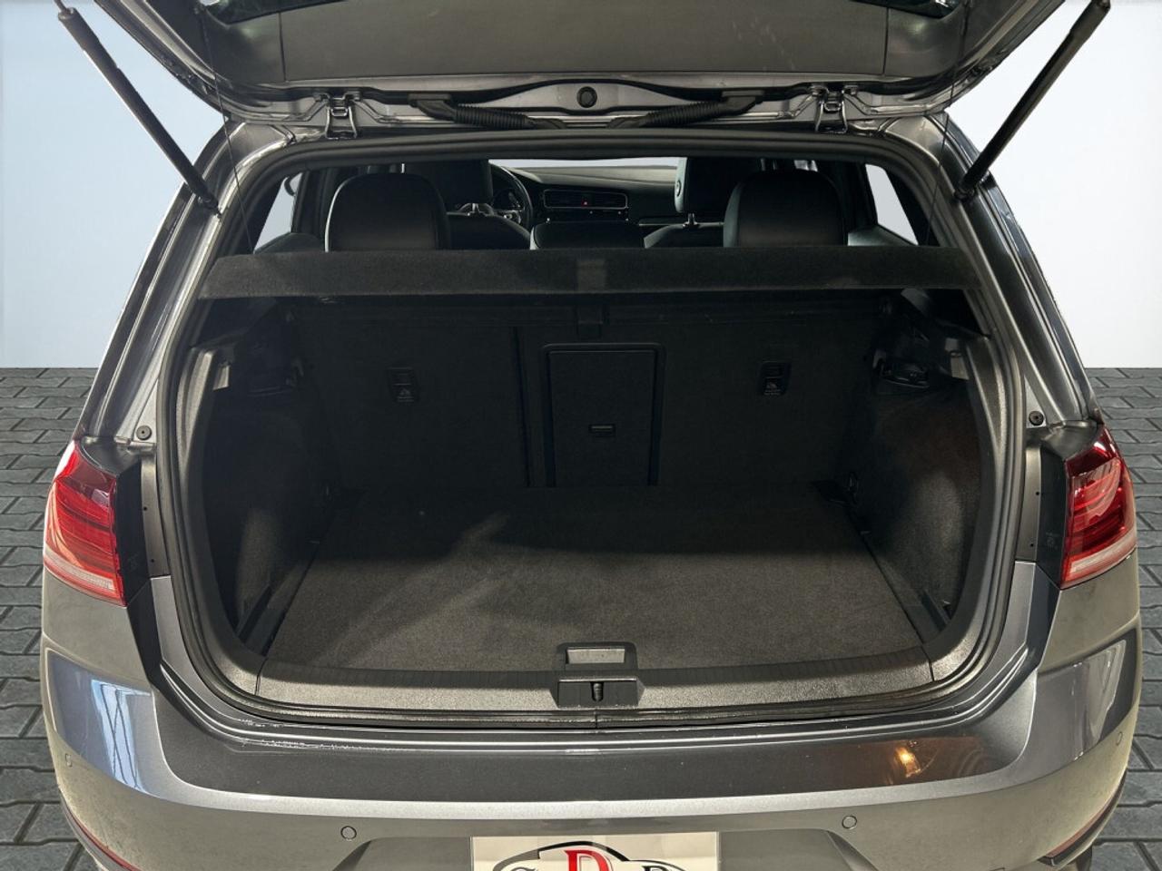 2020 Volkswagen Golf GTI 2.0T Autobahn / Leather / Sunroof / NAV / CarPlay Photo