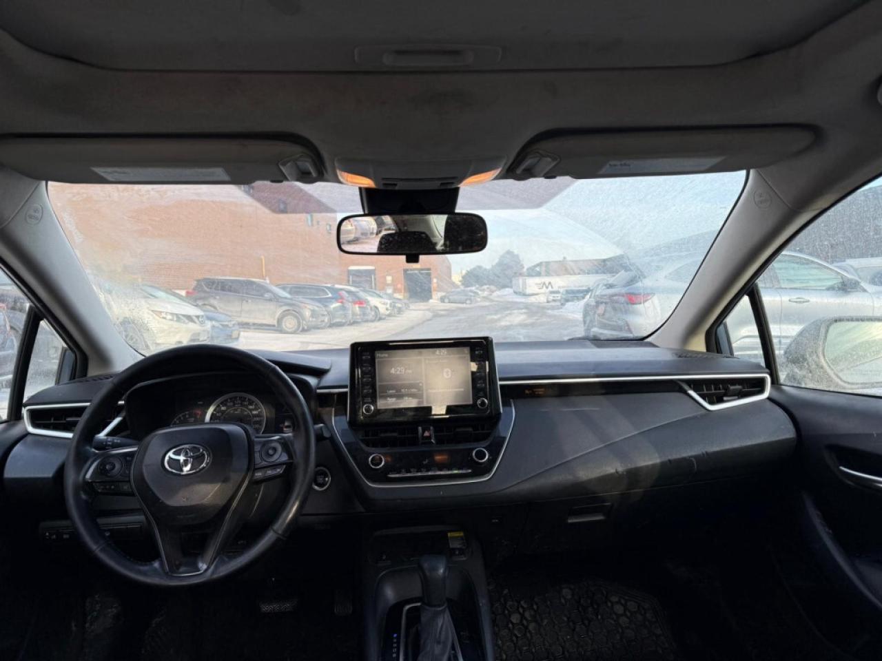 2020 Toyota Corolla LE 4dr Sedan CVT Photo