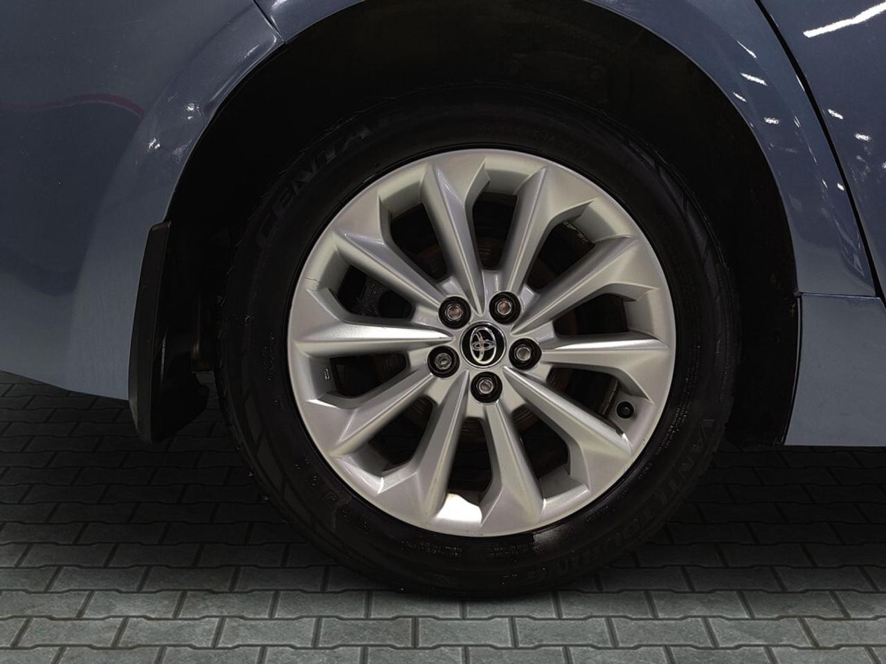 2020 Toyota Corolla LE Sedan / Back Up Cam / Bluetooth / Heated Seats Photo