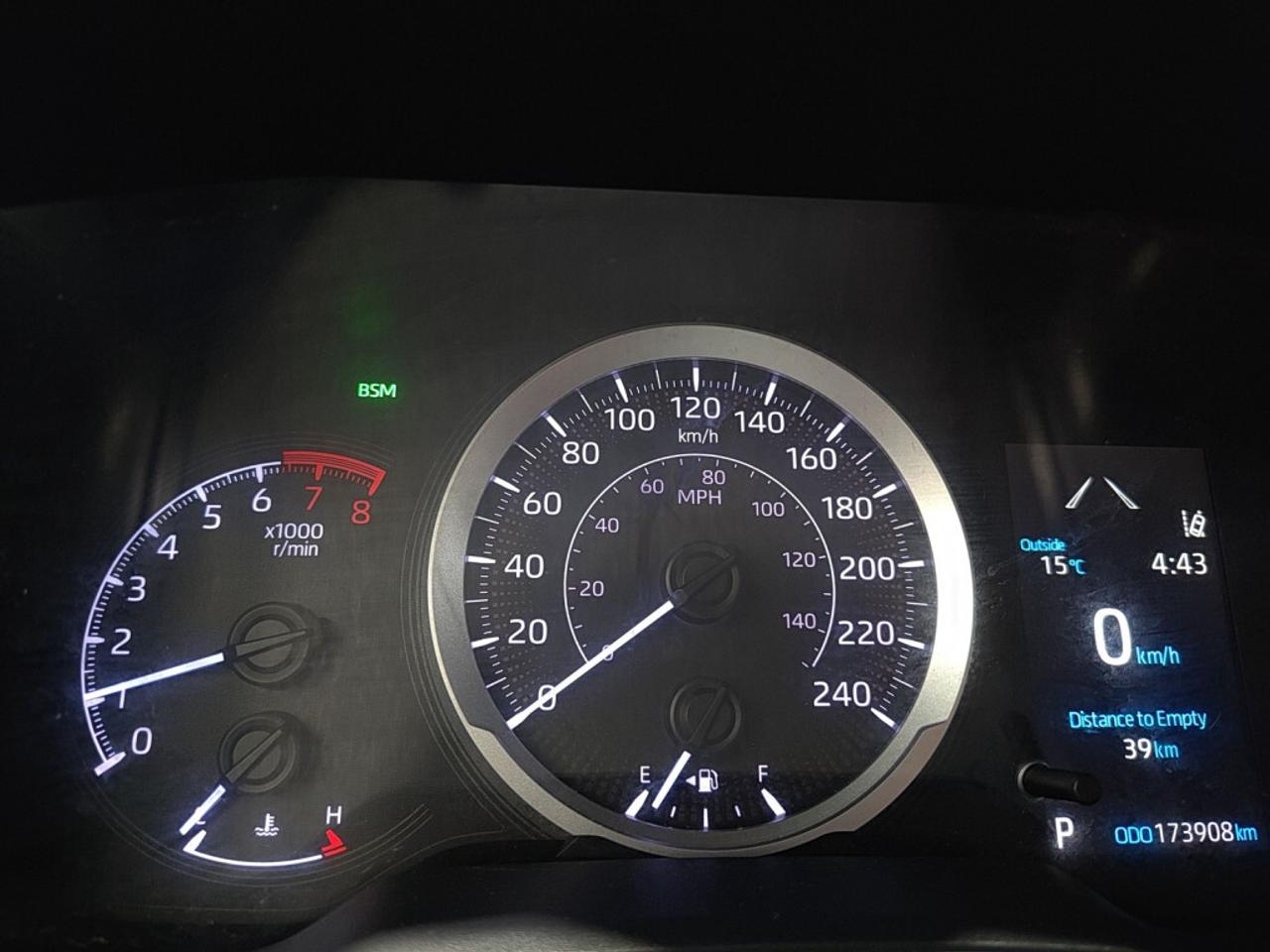 2020 Toyota Corolla LE Sedan / Back Up Cam / Bluetooth / Heated Seats Photo