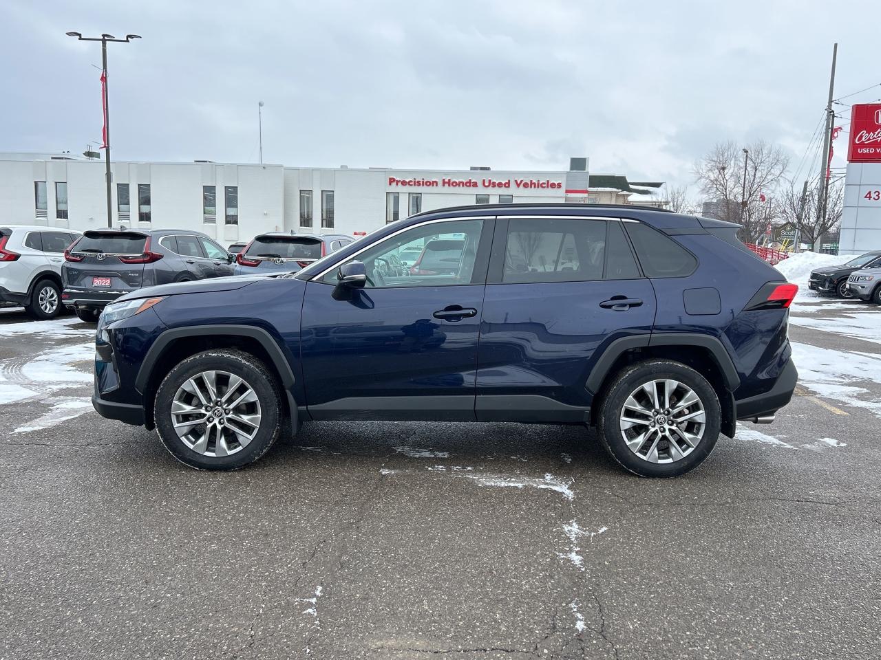 2022 Toyota RAV4 XLE Premium Leather  Sunroof CarPlay Blind Spot Photo