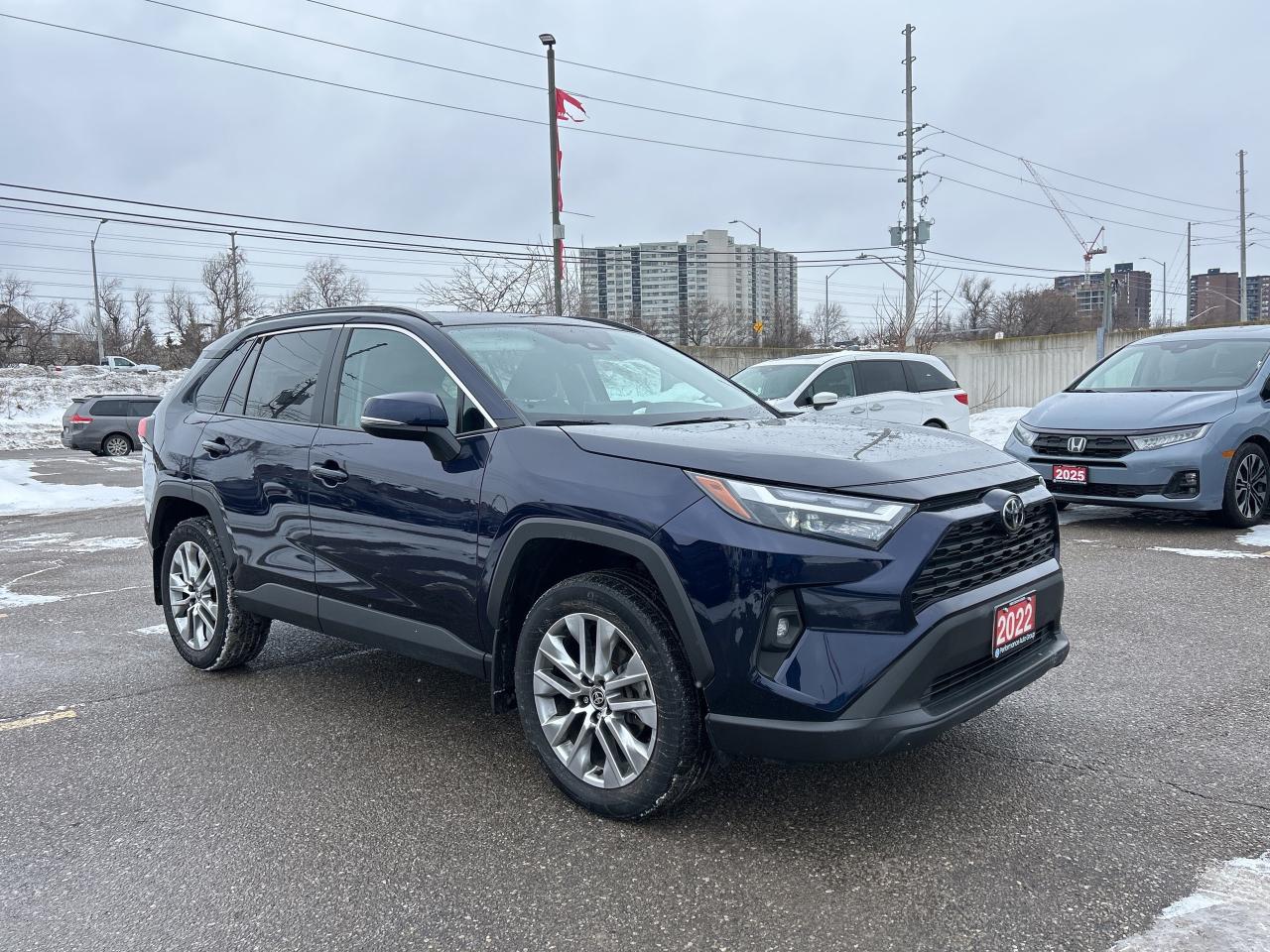 2022 Toyota RAV4 XLE Premium Leather  Sunroof CarPlay Blind Spot Photo