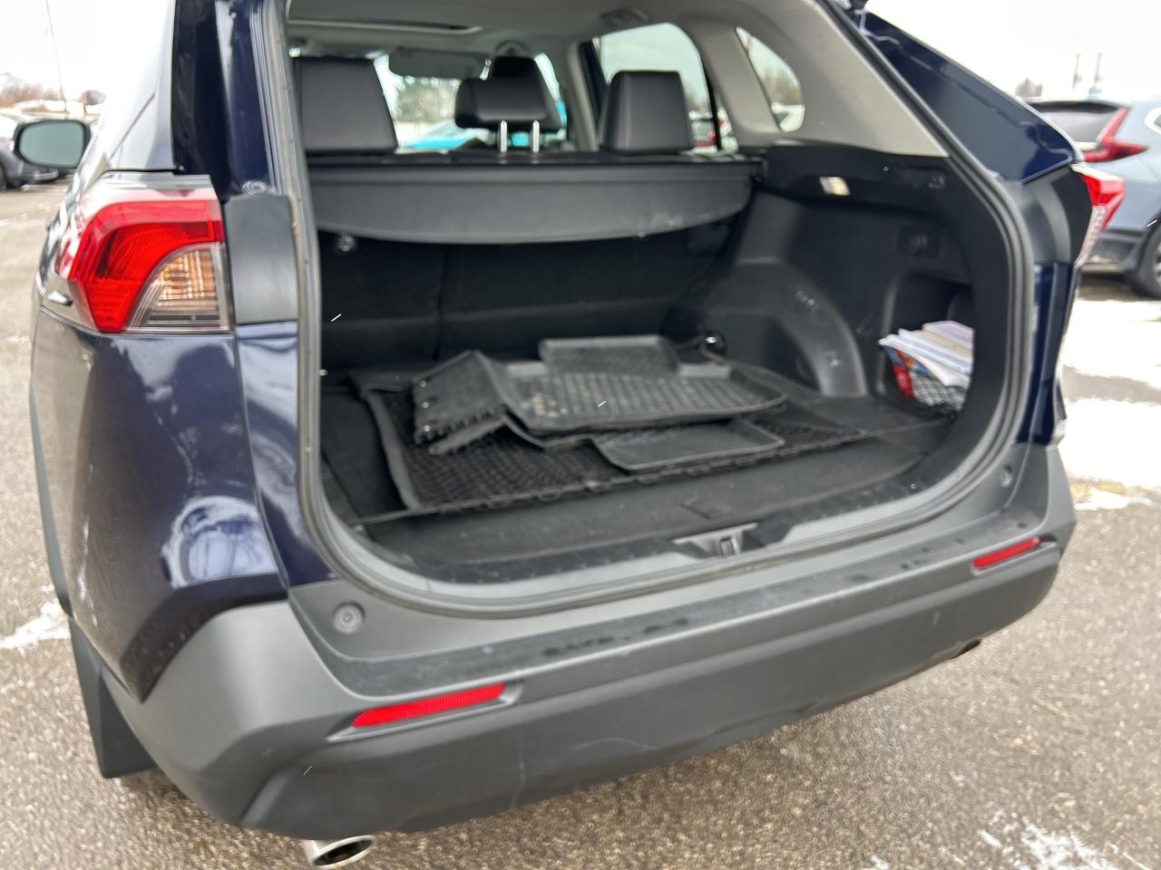 2022 Toyota RAV4 XLE Premium Leather  Sunroof CarPlay Blind Spot Photo