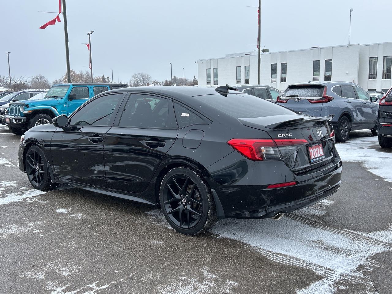 2024 Honda Civic Si Sedan Manual Sunroof CarPlay Wireless Charger Low Kms Photo3