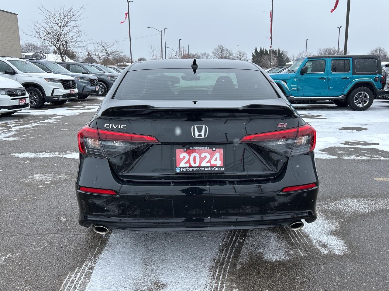 2024 Honda Civic Si Sedan Manual Sunroof CarPlay Wireless Charger Low Kms Photo