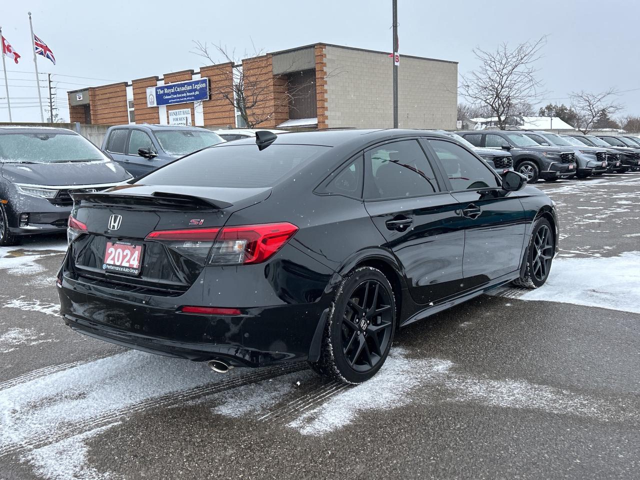 2024 Honda Civic Si Sedan Manual Sunroof CarPlay Wireless Charger Low Kms Photo