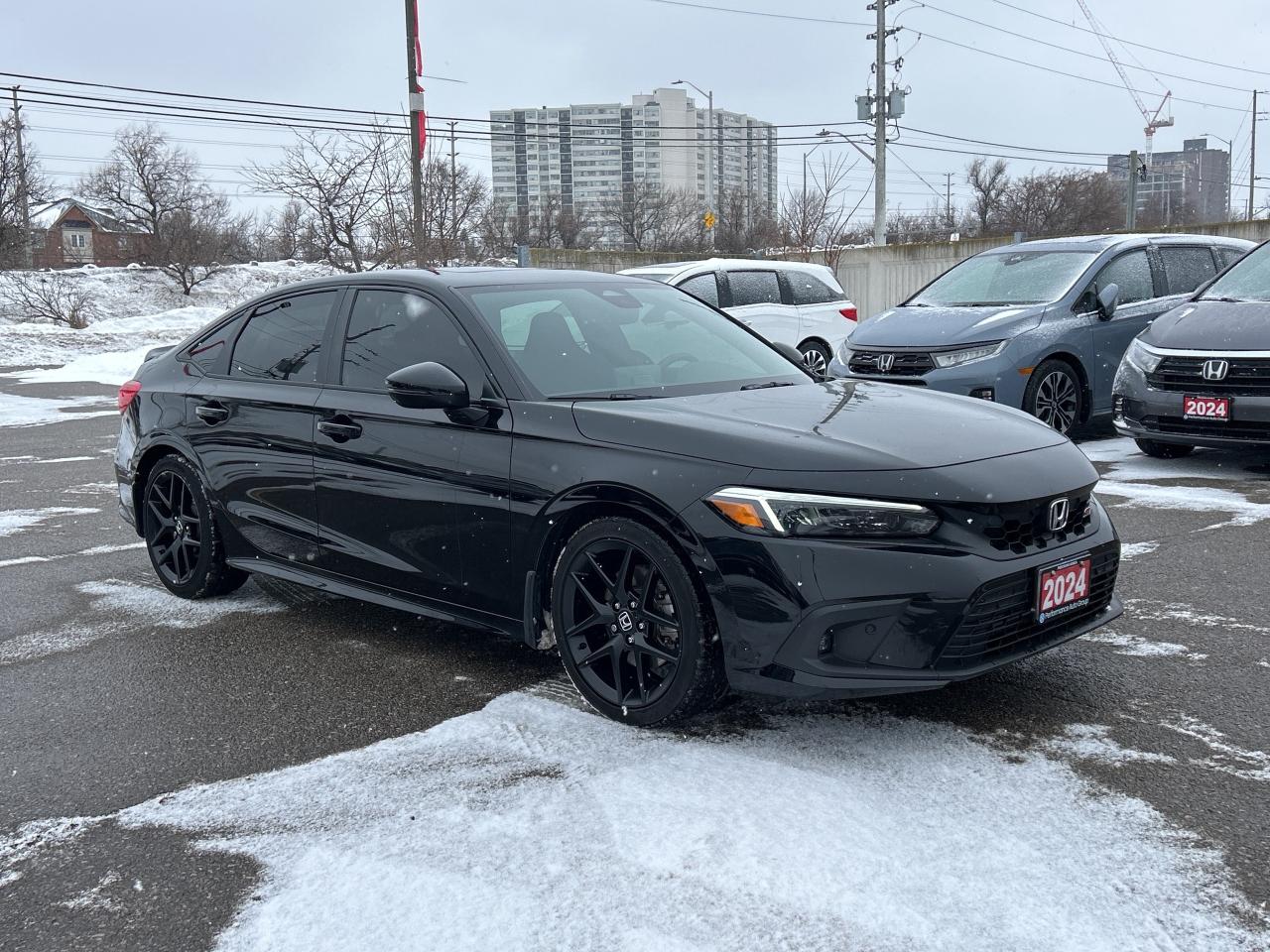 2024 Honda Civic Si Sedan Manual Sunroof CarPlay Wireless Charger Low Kms Photo