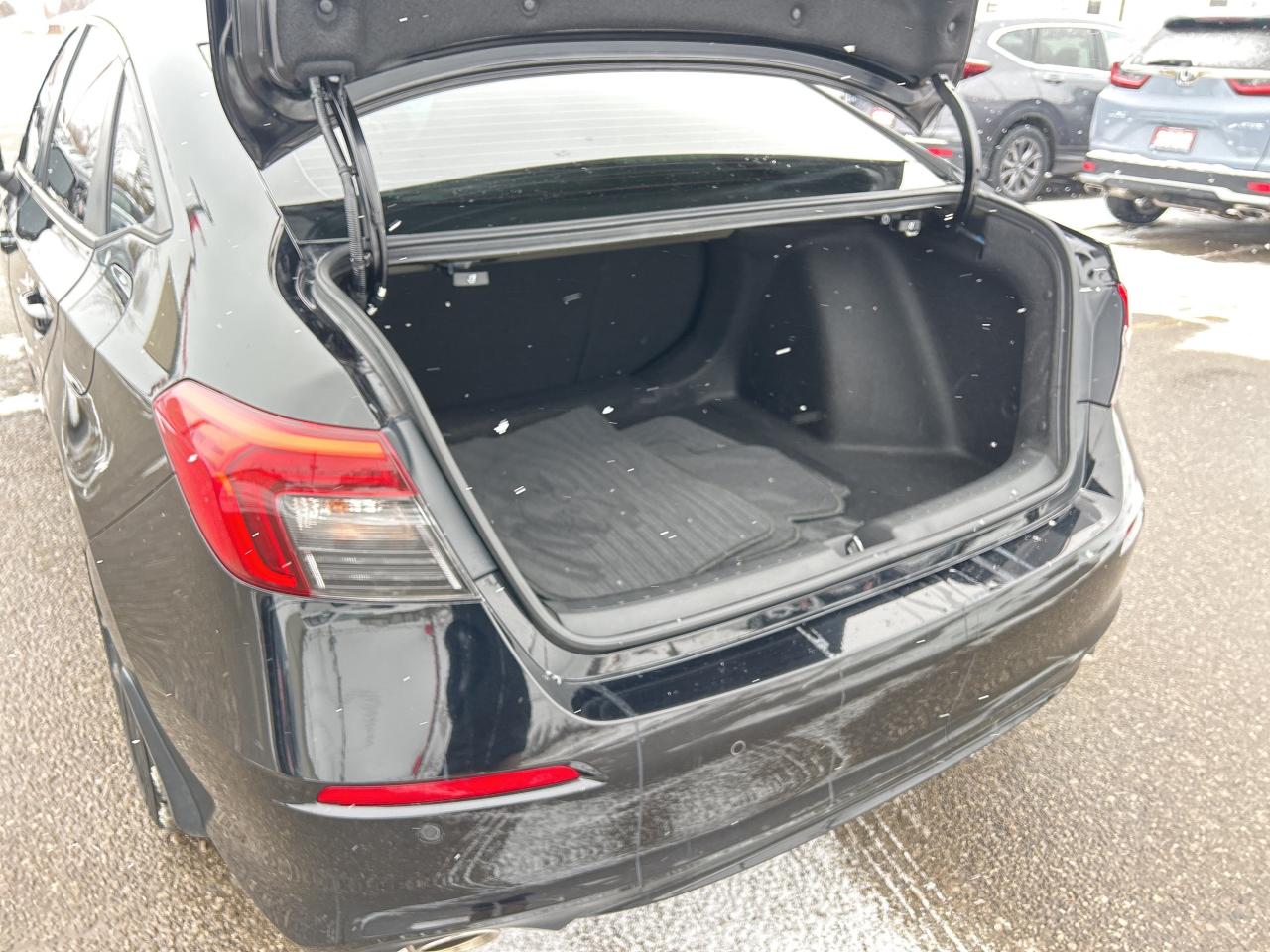 2024 Honda Civic Si Sedan Manual Sunroof CarPlay Wireless Charger Low Kms Photo