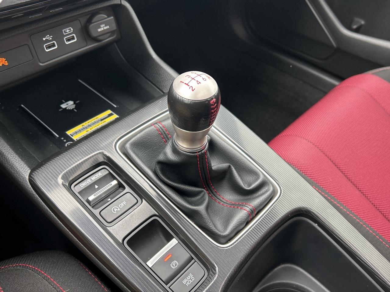 2024 Honda Civic Si Sedan Manual Sunroof CarPlay Wireless Charger Low Kms Photo