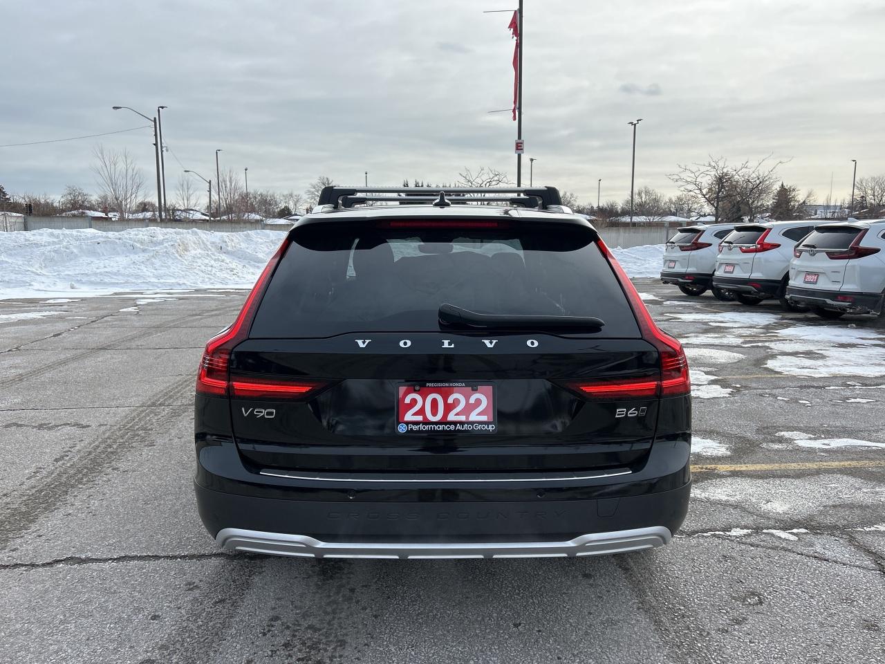 2022 Volvo V90 Cross Country B6 AWD Leather CarPlay Wireless Charging HUD Photo