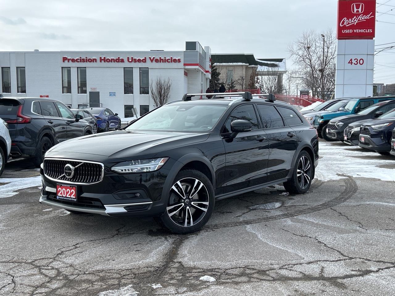 2022 Volvo V90 Cross Country B6 AWD Leather CarPlay Wireless Charging HUD Photo