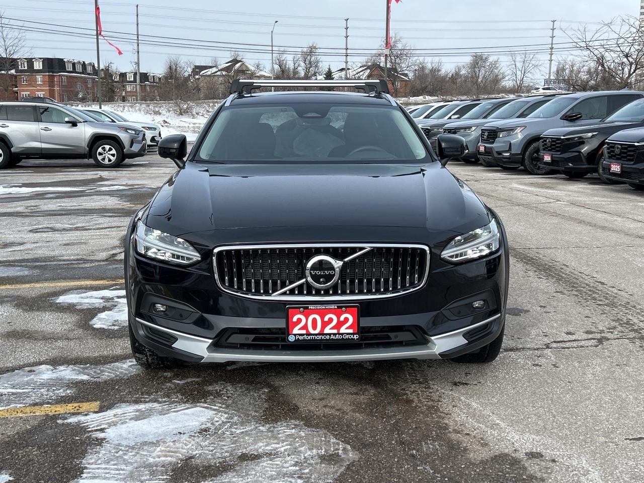2022 Volvo V90 Cross Country B6 AWD Leather CarPlay Wireless Charging HUD Photo