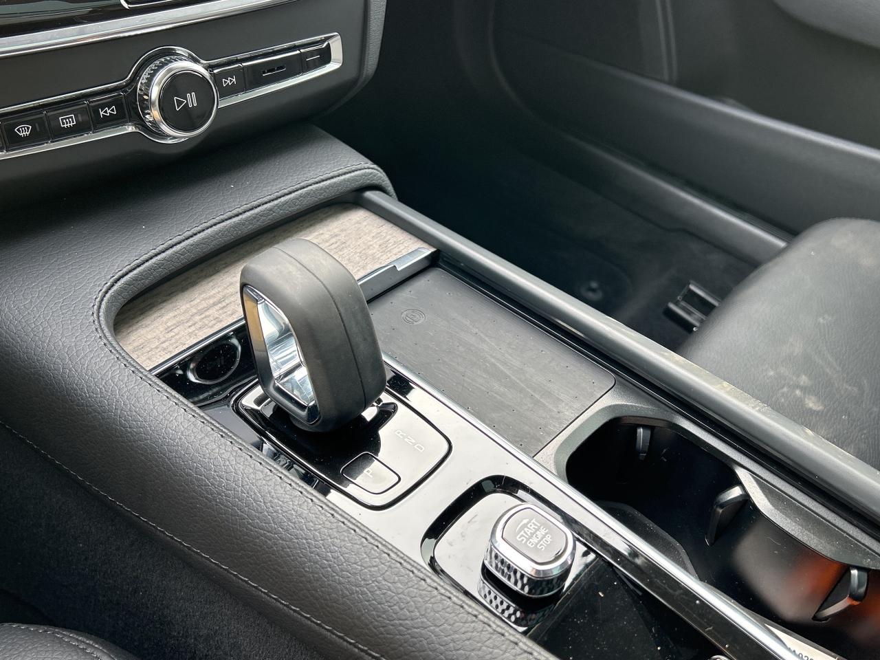 2022 Volvo V90 Cross Country B6 AWD Leather CarPlay Wireless Charging HUD Photo