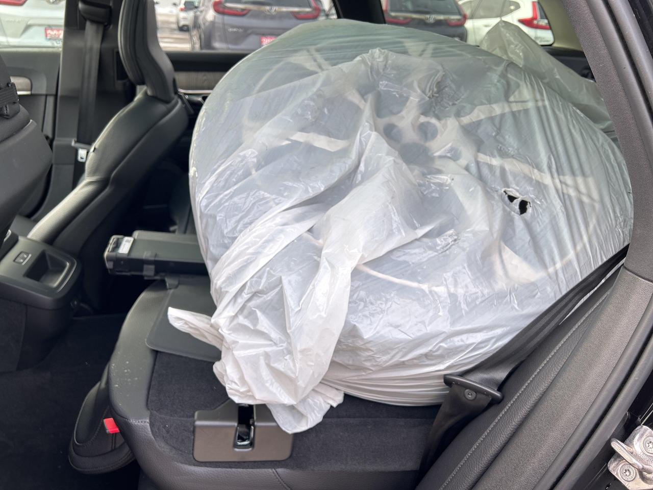 2022 Volvo V90 Cross Country B6 AWD Leather CarPlay Wireless Charging HUD Photo