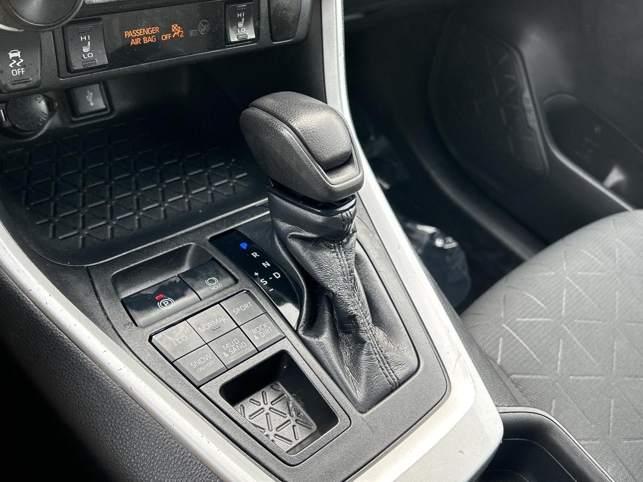 2020 Toyota RAV4 LE AWD  Rear Cam  Bluetooth  CarPlay Heated Seats Photo