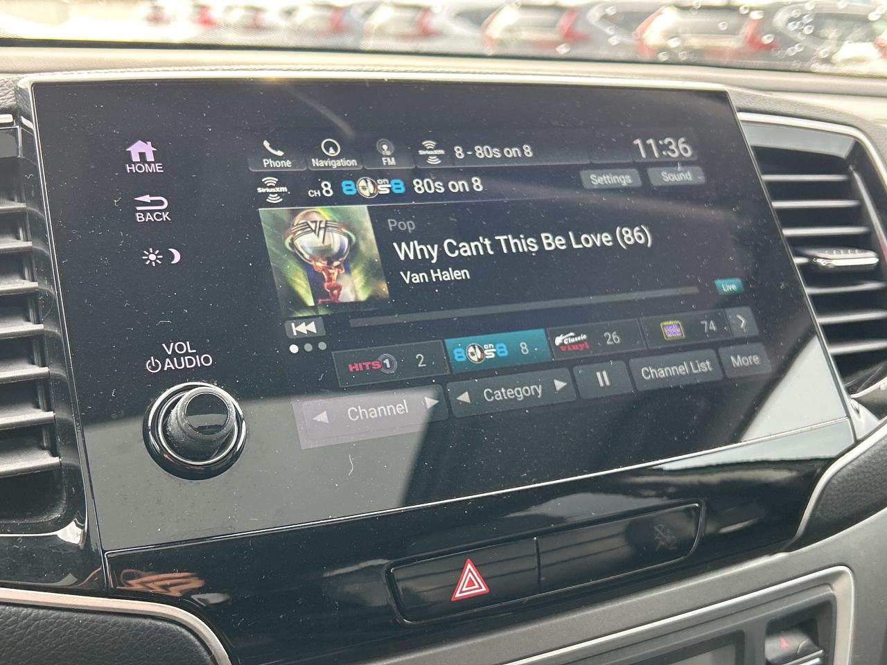 2022 Honda Pilot EX-L Navi Leather -Sunroof  CarPlay  Lanekeep Photo