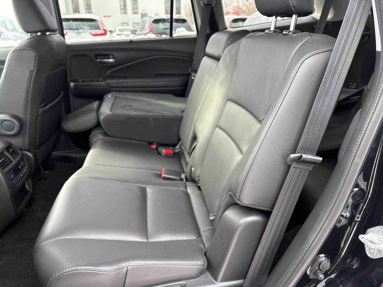 2022 Honda Pilot EX-L Navi Leather -Sunroof  CarPlay  Lanekeep Photo