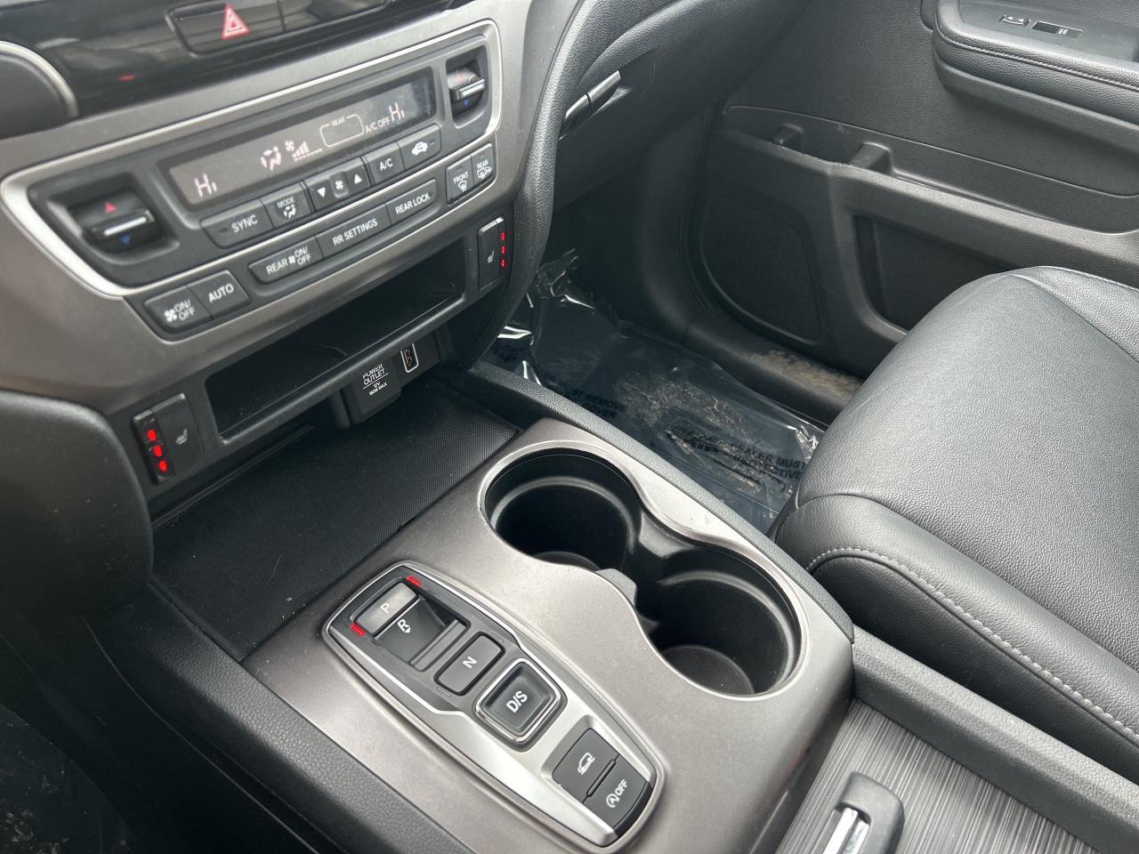 2022 Honda Pilot EX-L Navi Leather -Sunroof  CarPlay  Lanekeep Photo