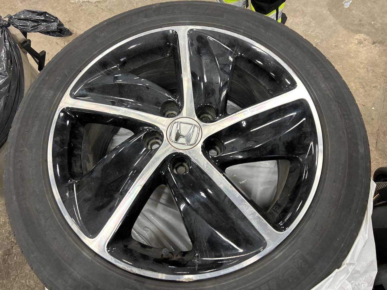 2020 Honda HR-V Sport CarPlay Rear Cam Sunroof Heated Seats Photo