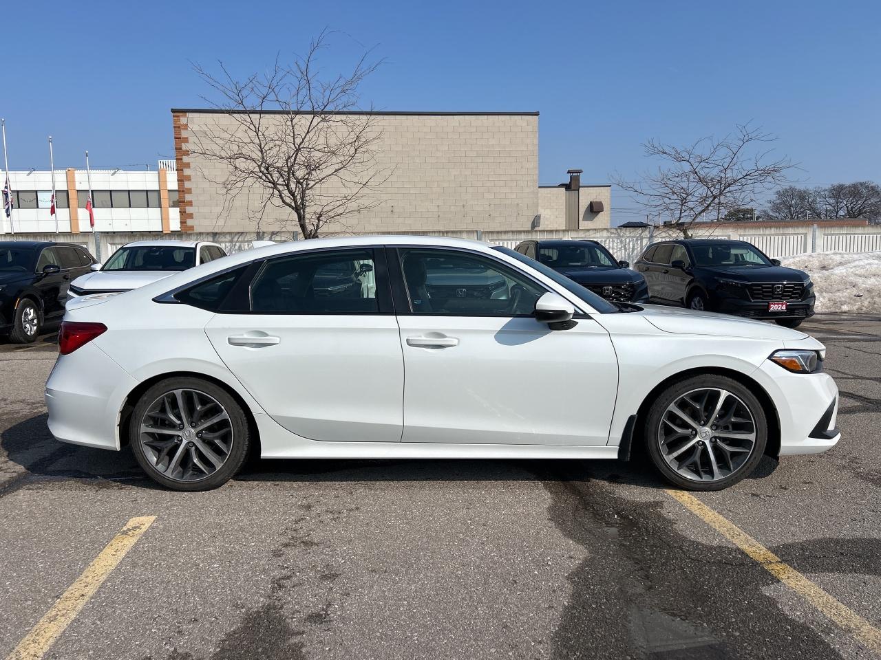 2023 Honda Civic Sedan Touring CVT Leather Navigation Sunroof carPlay Photo