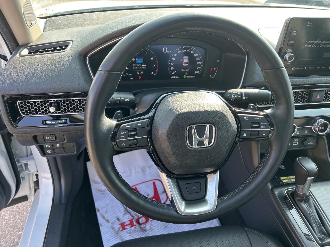 2023 Honda Civic Sedan Touring CVT Leather Navigation Sunroof carPlay Photo