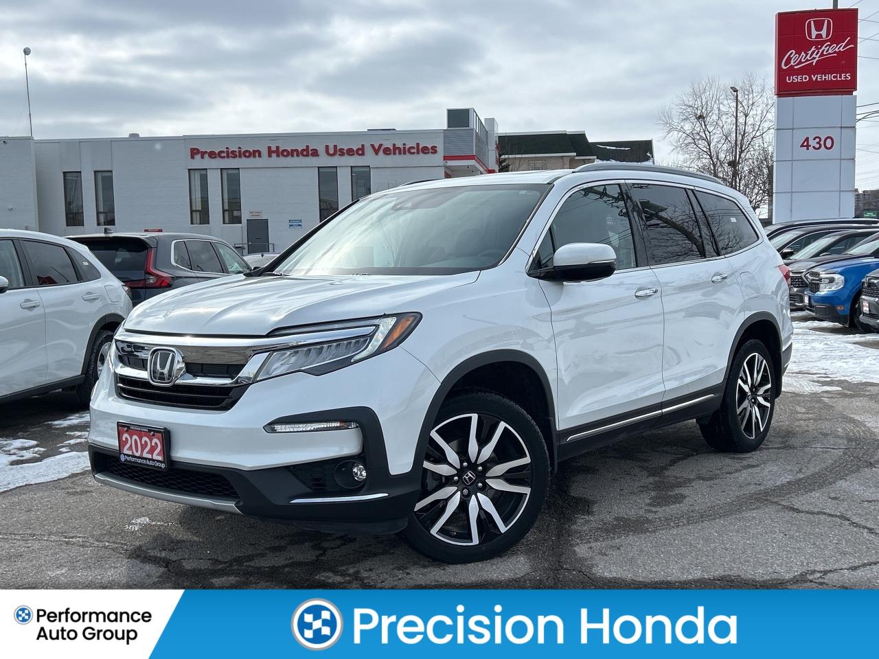 2022 Honda Pilot Touring 7-Passenger  Navigation Sunroof Leather Photo