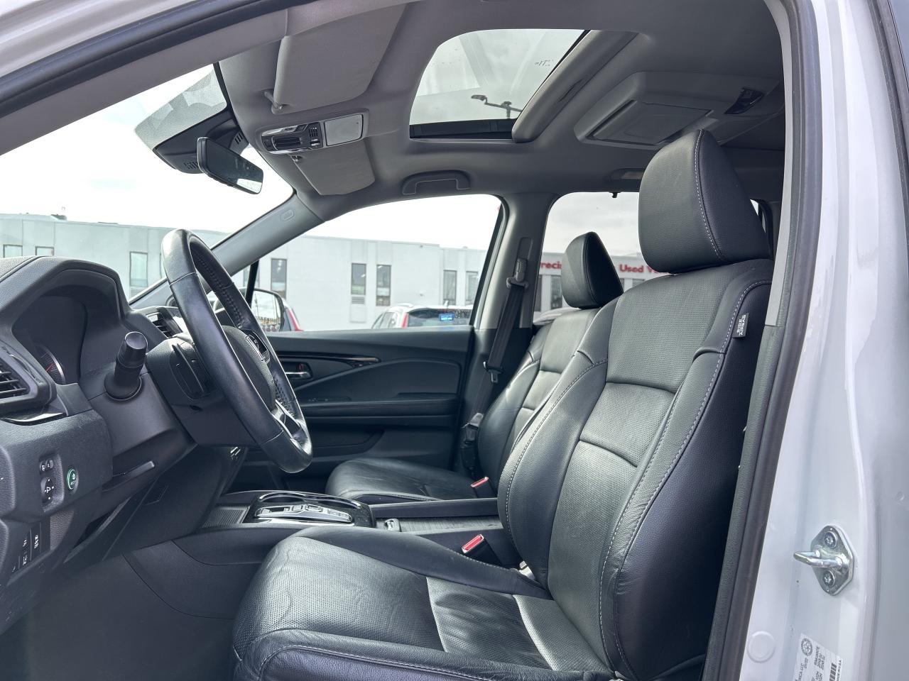 2022 Honda Pilot Touring 7-Passenger  Navigation Sunroof Leather Photo