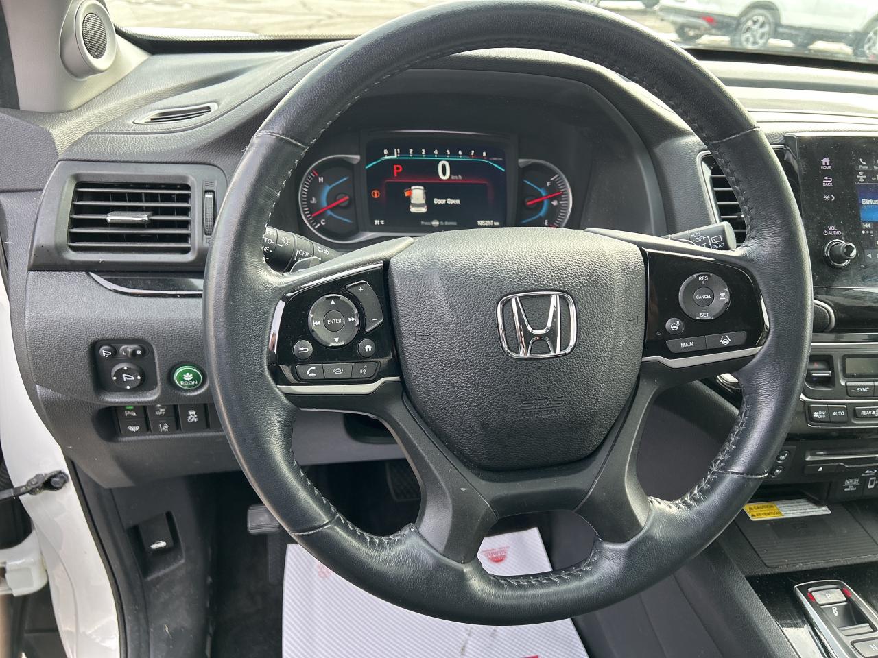 2022 Honda Pilot Touring 7-Passenger  Navigation Sunroof Leather Photo