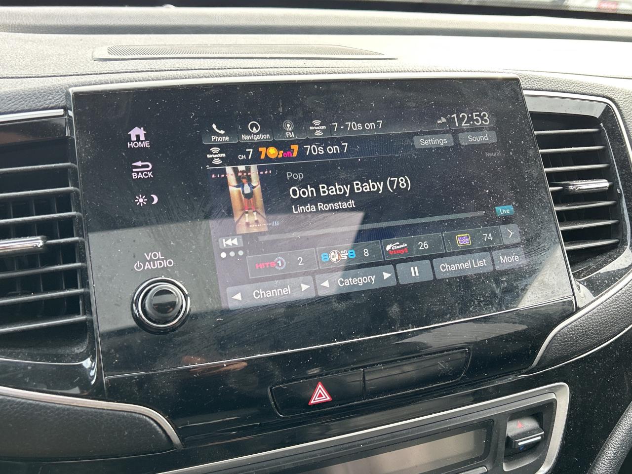 2022 Honda Pilot Touring 7-Passenger  Navigation Sunroof Leather Photo