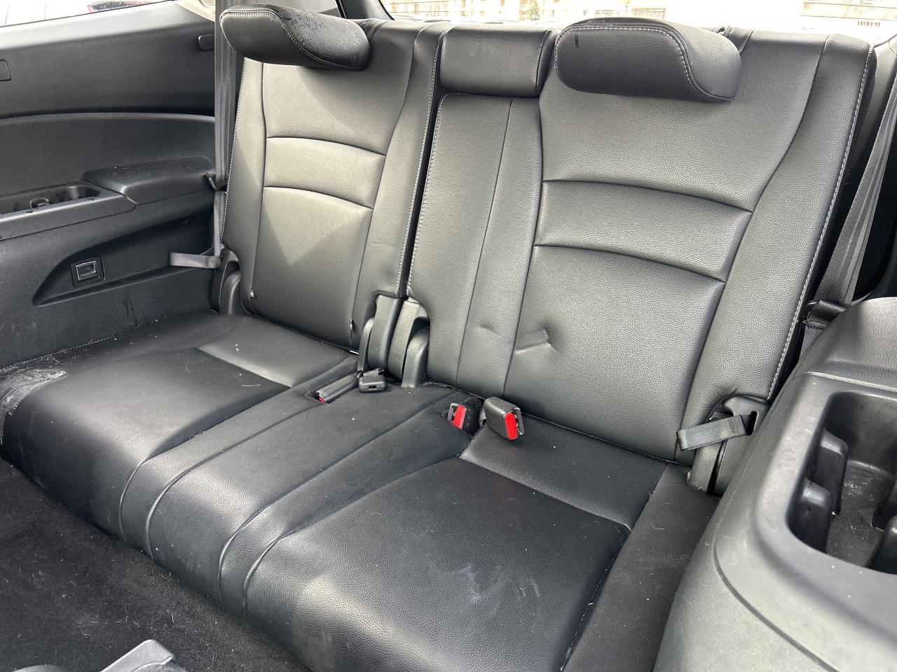 2022 Honda Pilot Touring 7-Passenger  Navigation Sunroof Leather Photo