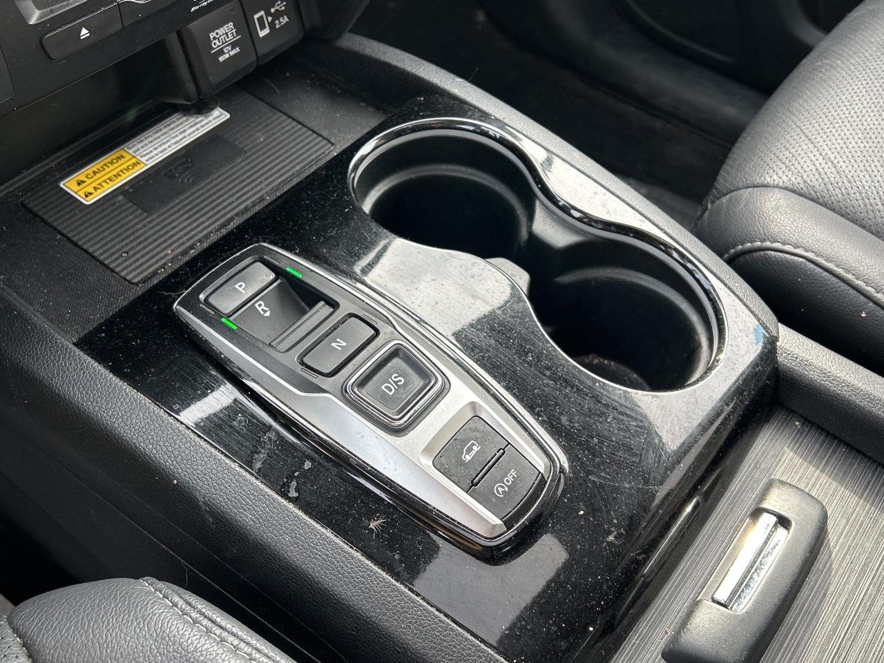 2022 Honda Pilot Touring 7-Passenger  Navigation Sunroof Leather Photo