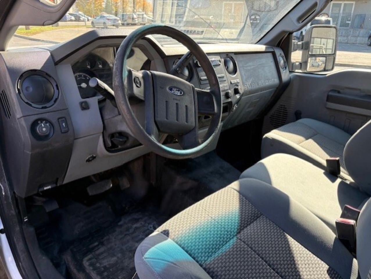 2016 Ford F-250 REGULAR CAB-LONG BOX-P/LIFTGATE-1 OWNER-CERTIFIED Photo