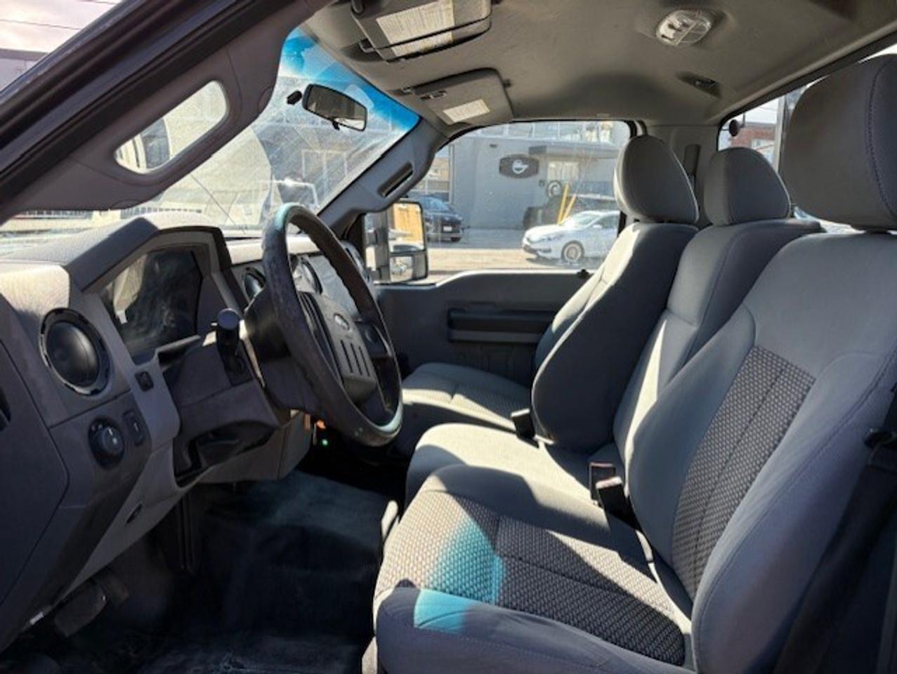 2016 Ford F-250 REGULAR CAB-LONG BOX-P/LIFTGATE-1 OWNER-CERTIFIED Photo