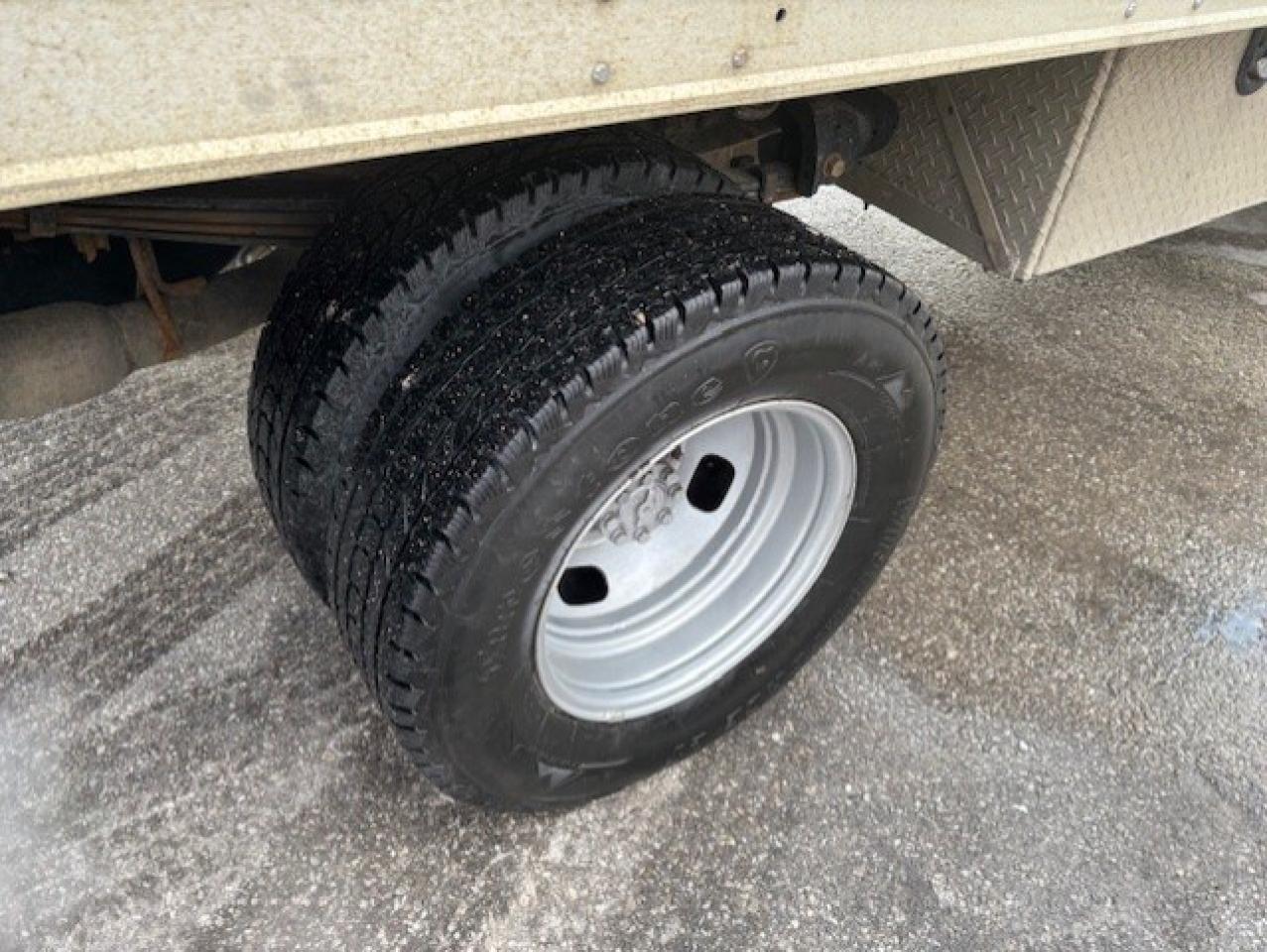 2021 Ford F-350 4WD REGULAR CAB-12.5 FT FLAT DECK-SIDE FOLD DOWNS! Photo