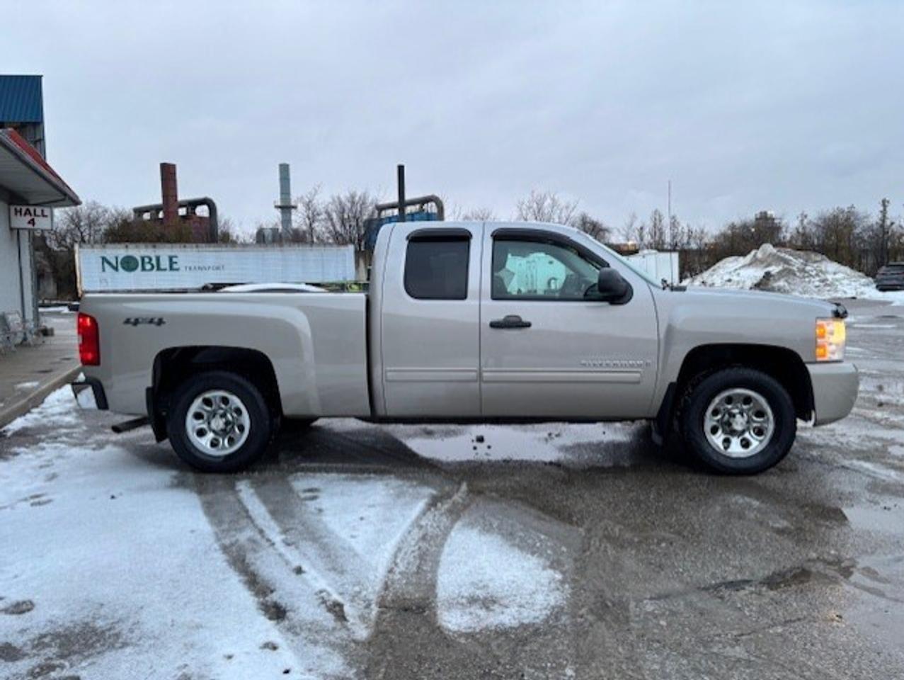 2009 Chevrolet Silverado 1500 LS 4WD Ext Cab ONLY 65,000KM-1 OWNER-CERTIFIED! Photo