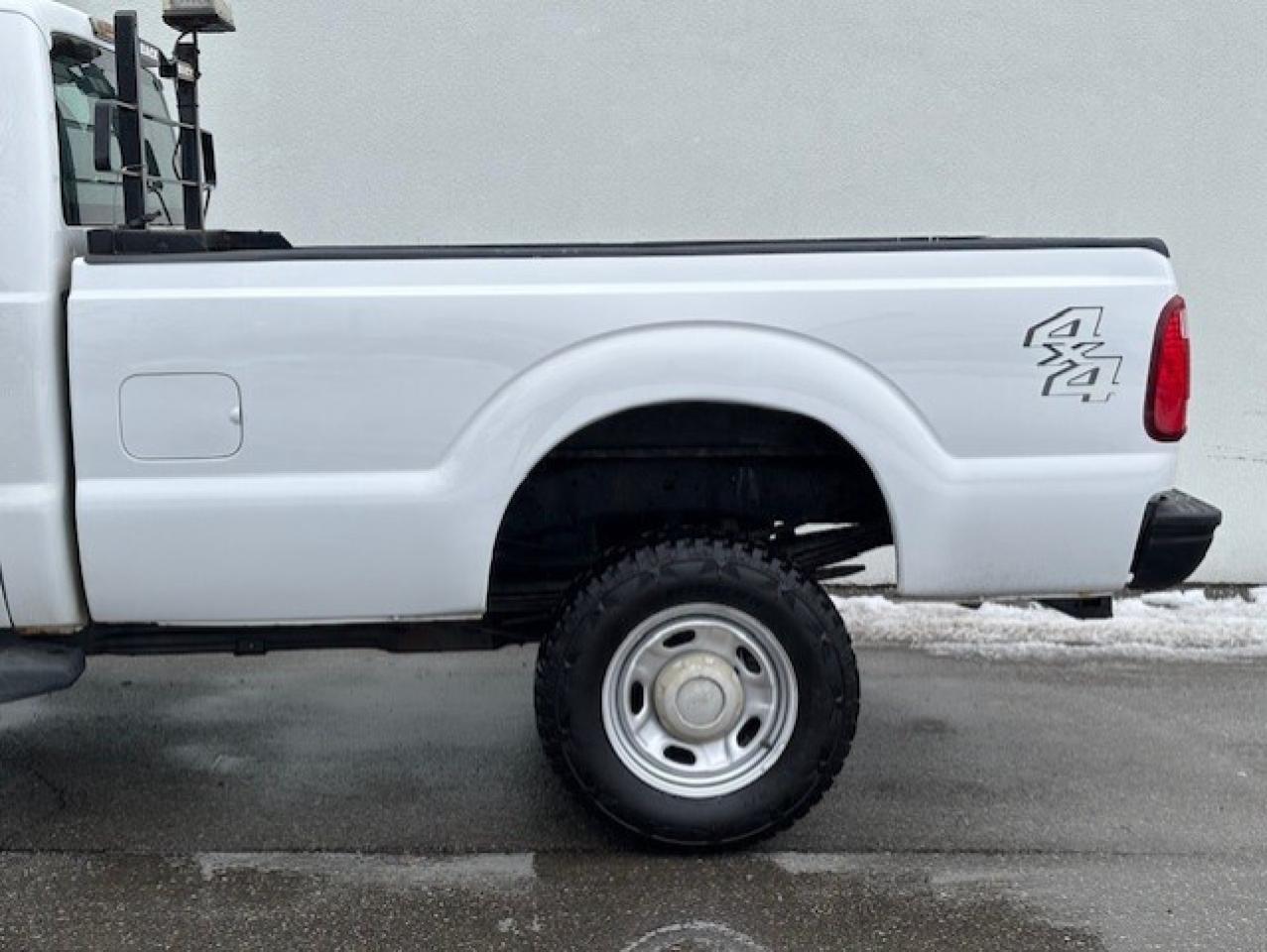 2015 Ford F-350 4X4 **ONLY 68,000KM-1 OWNER-REGULAR CAB-LONG BOX** Photo2