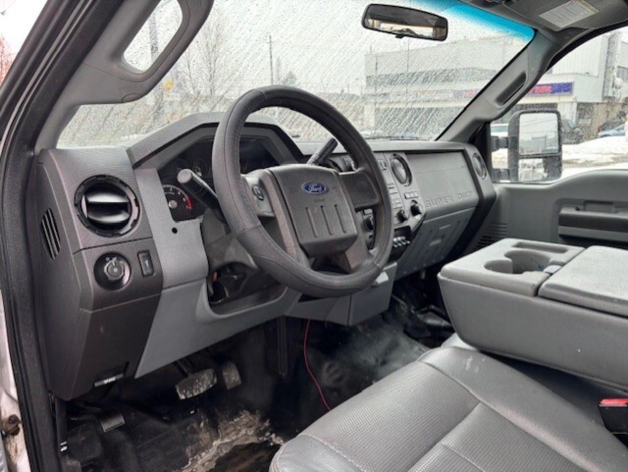 2015 Ford F-350 4X4 **ONLY 68,000KM-1 OWNER-REGULAR CAB-LONG BOX** Photo