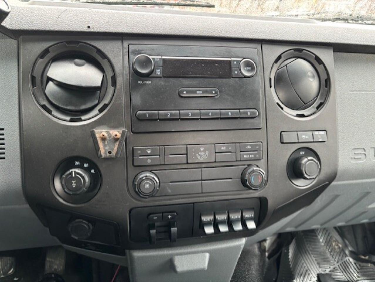 2015 Ford F-350 4X4 **ONLY 68,000KM-1 OWNER-REGULAR CAB-LONG BOX** Photo