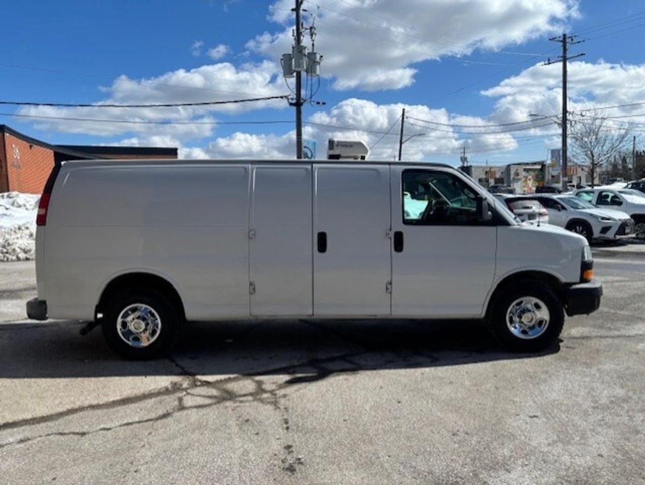2018 Chevrolet Express 2500 EXTENDED **THERMO KING REEFER-FREEZER** Photo
